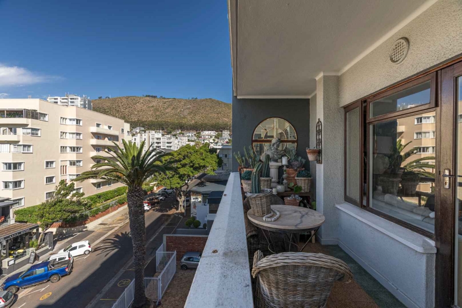 To Let 2 Bedroom Property for Rent in Sea Point Western Cape